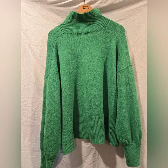 a new day Vibrant Green Turtleneck Sweater - Picture 5 of 7